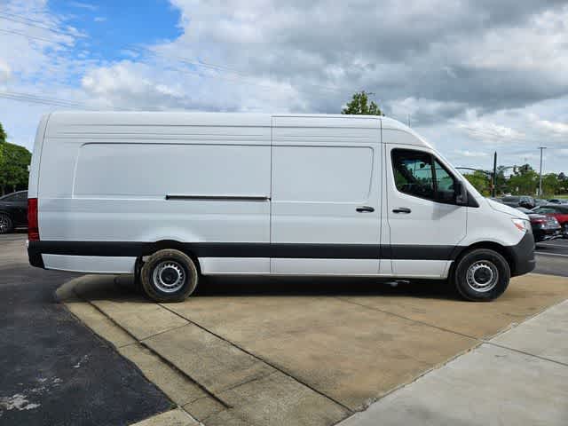 Thumbnail: 2026 Mercedes-Benz Sprinter - 10