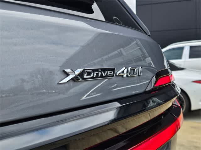 Thumbnail: 2026 BMW X7 - 13