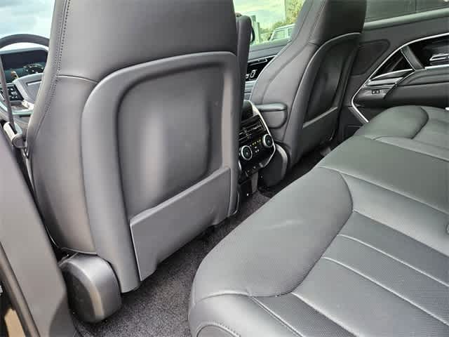 Thumbnail: 2025 Land Rover Range Rover - 17