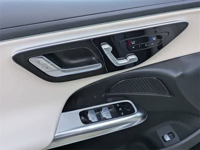 Thumbnail: 2025 Mercedes-Benz E-Class - 16