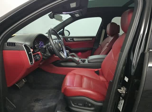 Thumbnail: 2023 Porsche Cayenne - 3