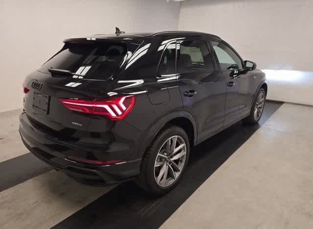 Thumbnail: 2025 Audi Q3 - 2