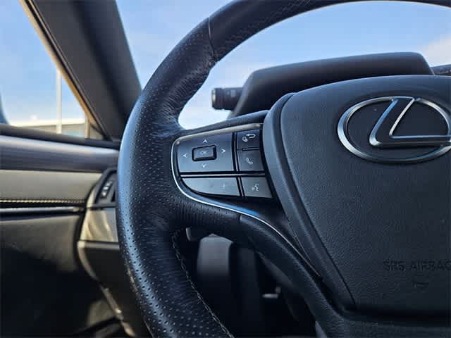 Thumbnail: 2022 Lexus ES - 23