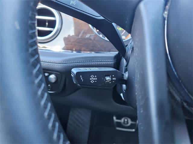 Thumbnail: 2020 Bentley Bentayga - 28