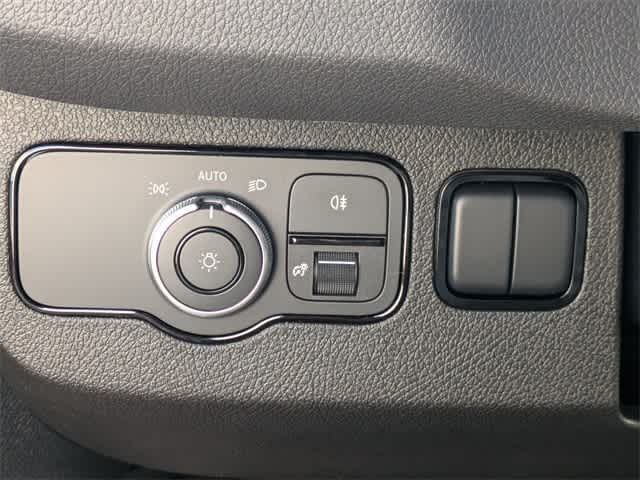 Thumbnail: 2026 Mercedes-Benz CLE - 36