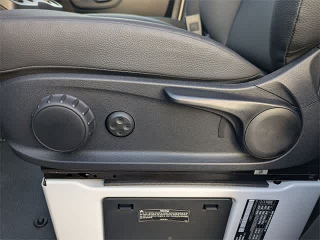 Thumbnail: 2025 Mercedes-Benz Sprinter - 17