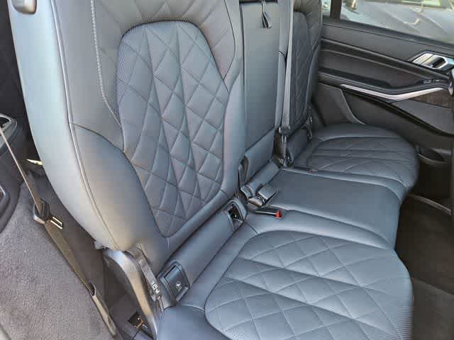 Thumbnail: 2025 BMW X7 - 21