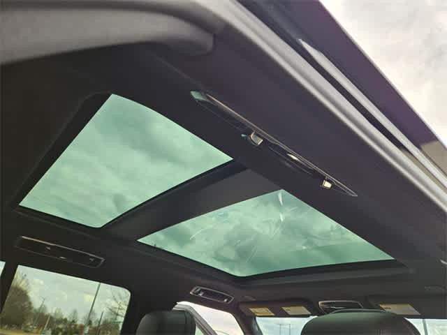 Thumbnail: 2025 Land Rover Range Rover - 23