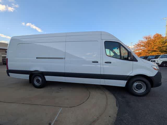 Thumbnail: 2026 Mercedes-Benz Sprinter - 9