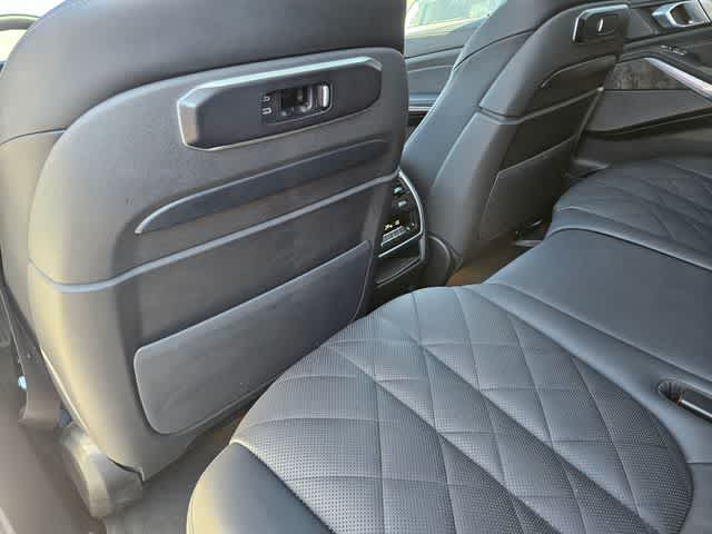 Thumbnail: 2025 BMW X7 - 18