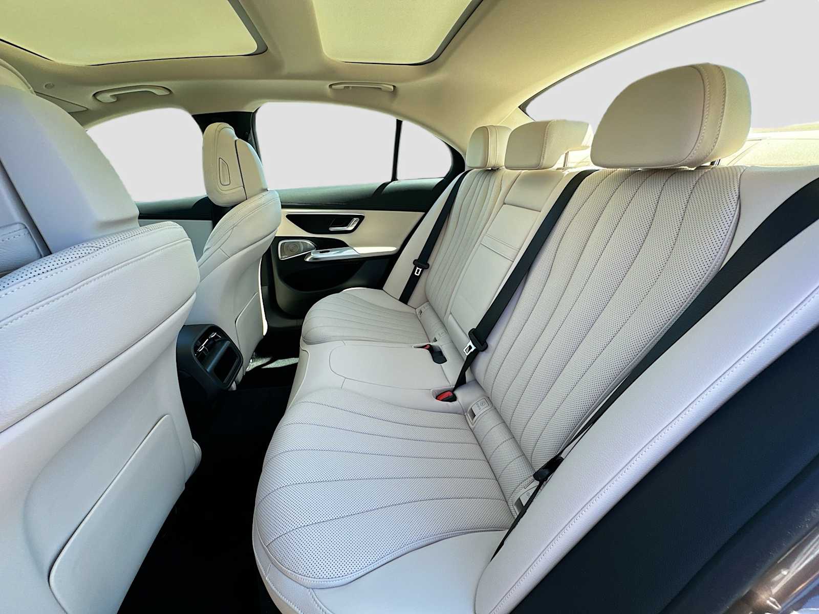 Thumbnail: 2026 Mercedes-Benz E-Class - 26