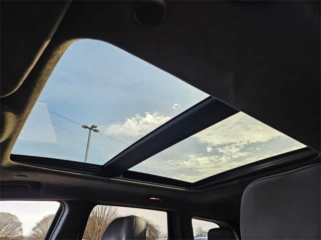 Thumbnail: 2015 Jeep Grand Cherokee - 16