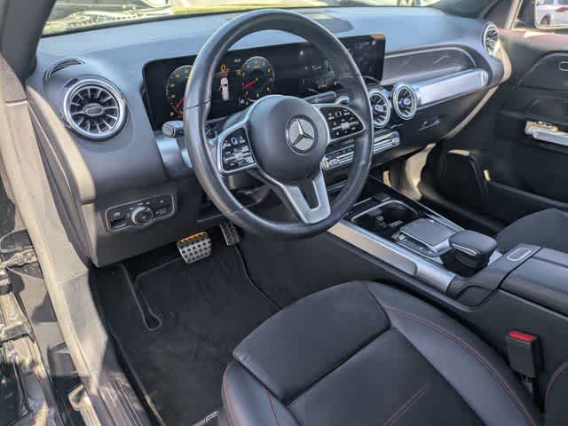 Thumbnail: 2022 Mercedes-Benz GLB - 2