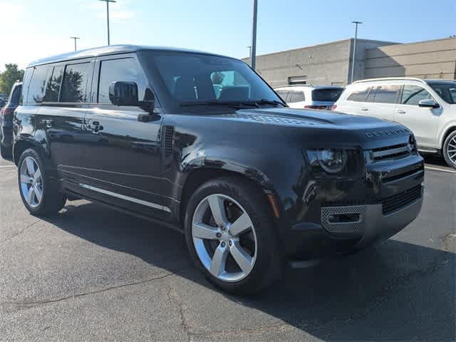 2025 Land Rover Defender 110 X-Dynamic SE photo 2
