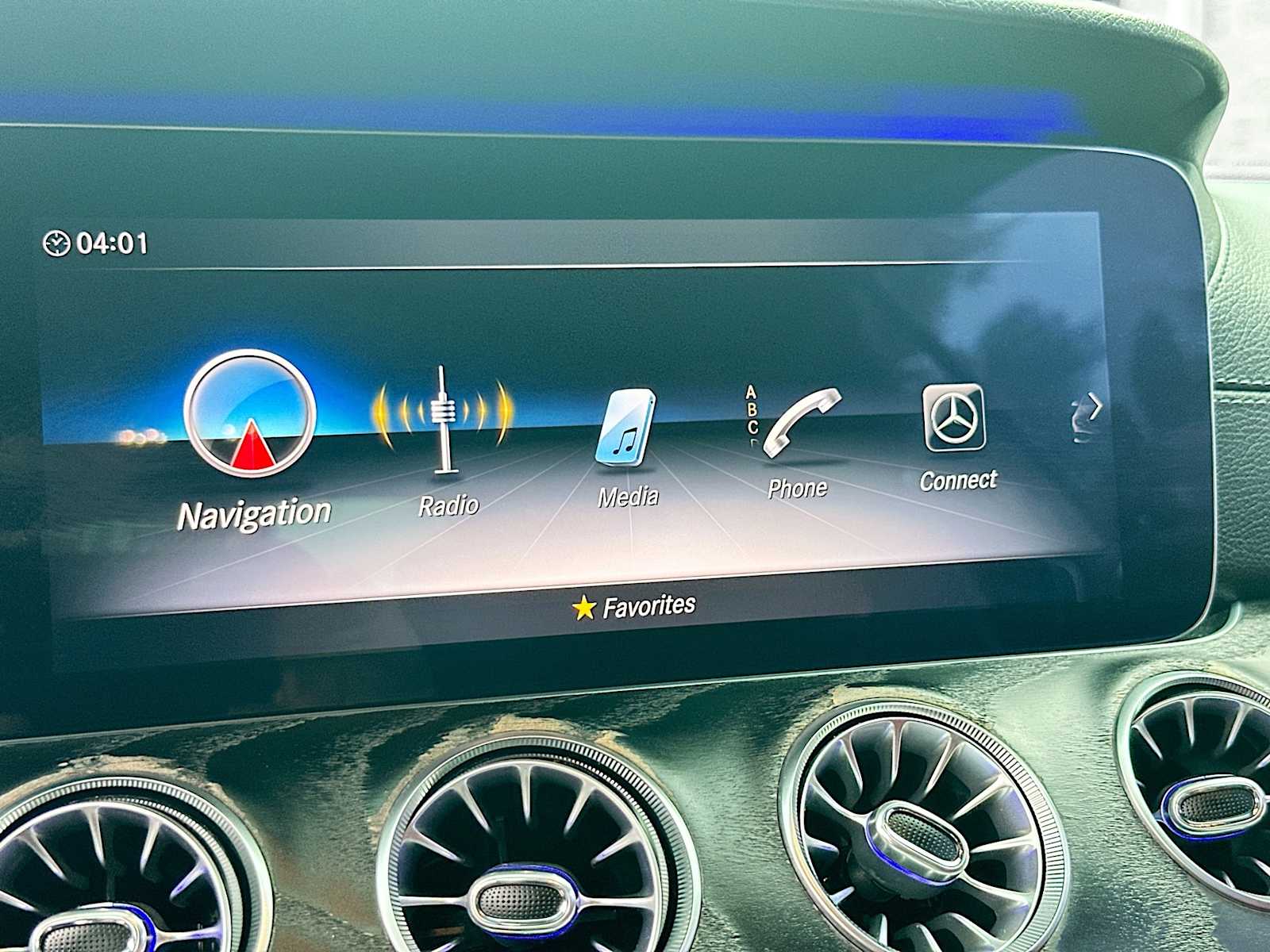 Thumbnail: 2020 Mercedes-Benz E-Class - 15