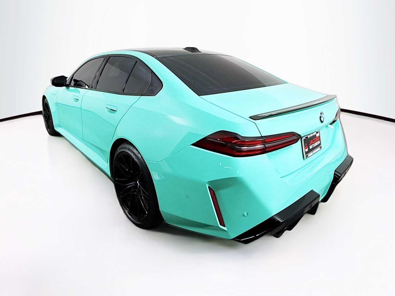 Thumbnail: 2025 BMW M5 - 9