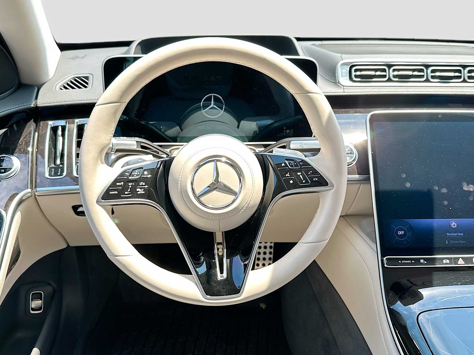 Thumbnail: 2023 Mercedes-Benz S-Class - 11