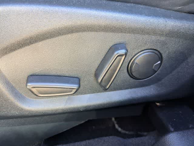 Thumbnail: 2019 Ford Explorer - 15