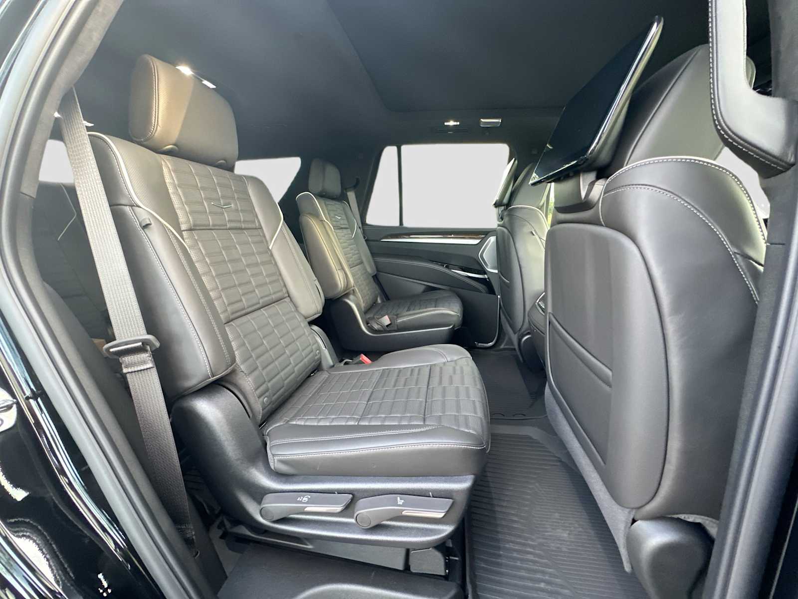 Thumbnail: 2026 Cadillac Escalade - 30