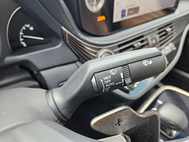 Thumbnail: 2023 Lexus LS - 27