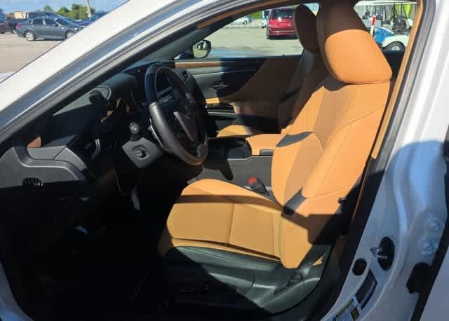 Thumbnail: 2025 Lexus ES - 2