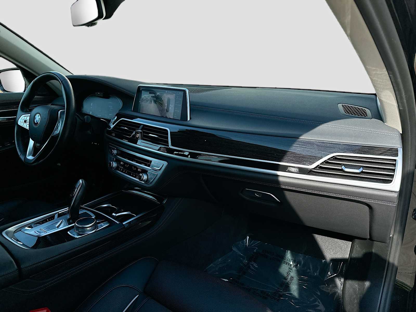Thumbnail: 2021 BMW 7 Series - 31