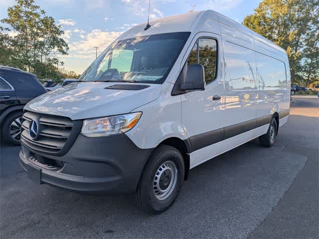 Thumbnail: 2025 Mercedes-Benz Sprinter - 4