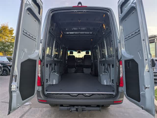 Thumbnail: 2025 Mercedes-Benz Sprinter - 31