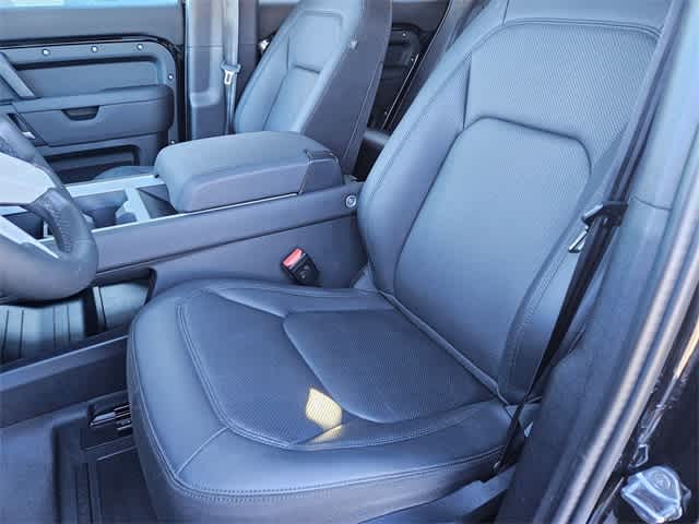 Thumbnail: 2025 Land Rover Defender - 15