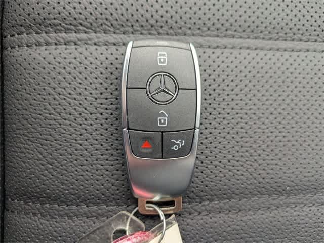 Thumbnail: 2026 Mercedes-Benz GLS - 35