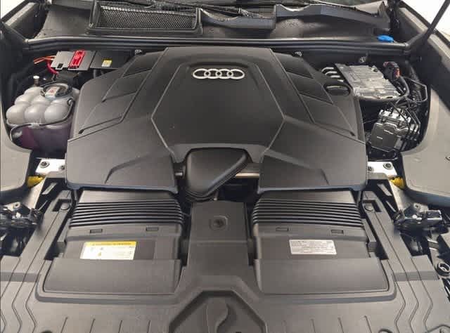 Thumbnail: 2025 Audi Q8 - 3