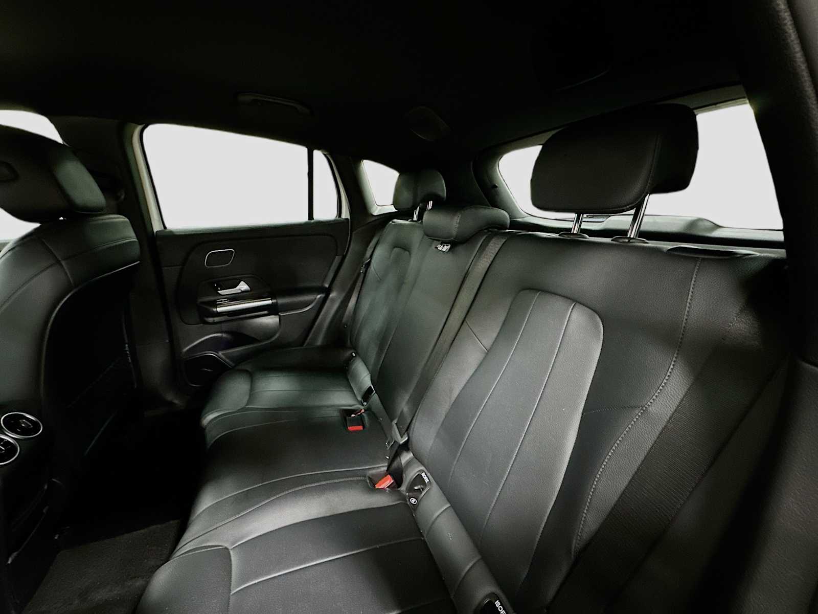 Thumbnail: 2021 Mercedes-Benz GLA - 24