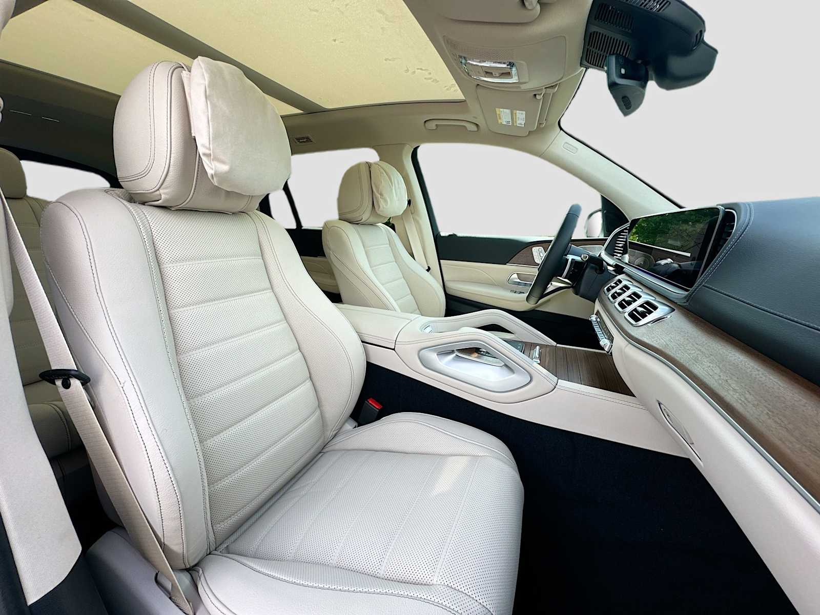 Thumbnail: 2026 Mercedes-Benz GLS - 31