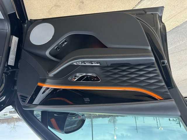 Thumbnail: 2024 Bentley Flying Spur - 15