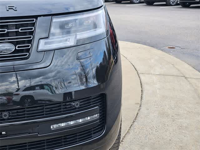 Thumbnail: 2025 Land Rover Range Rover - 10