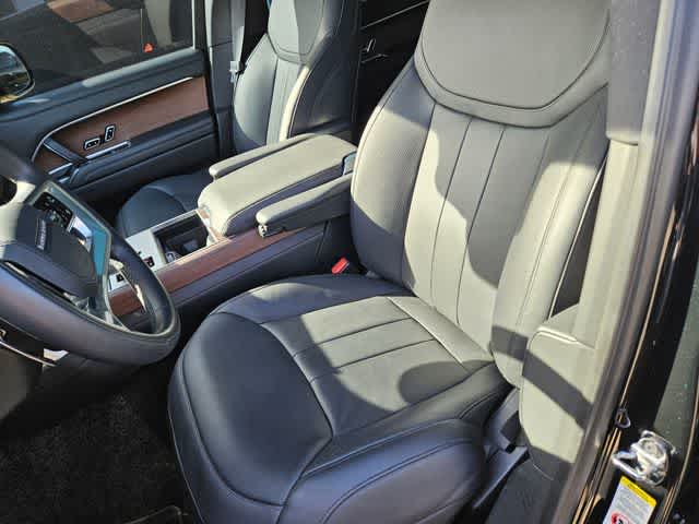 Thumbnail: 2025 Land Rover Range Rover - 15