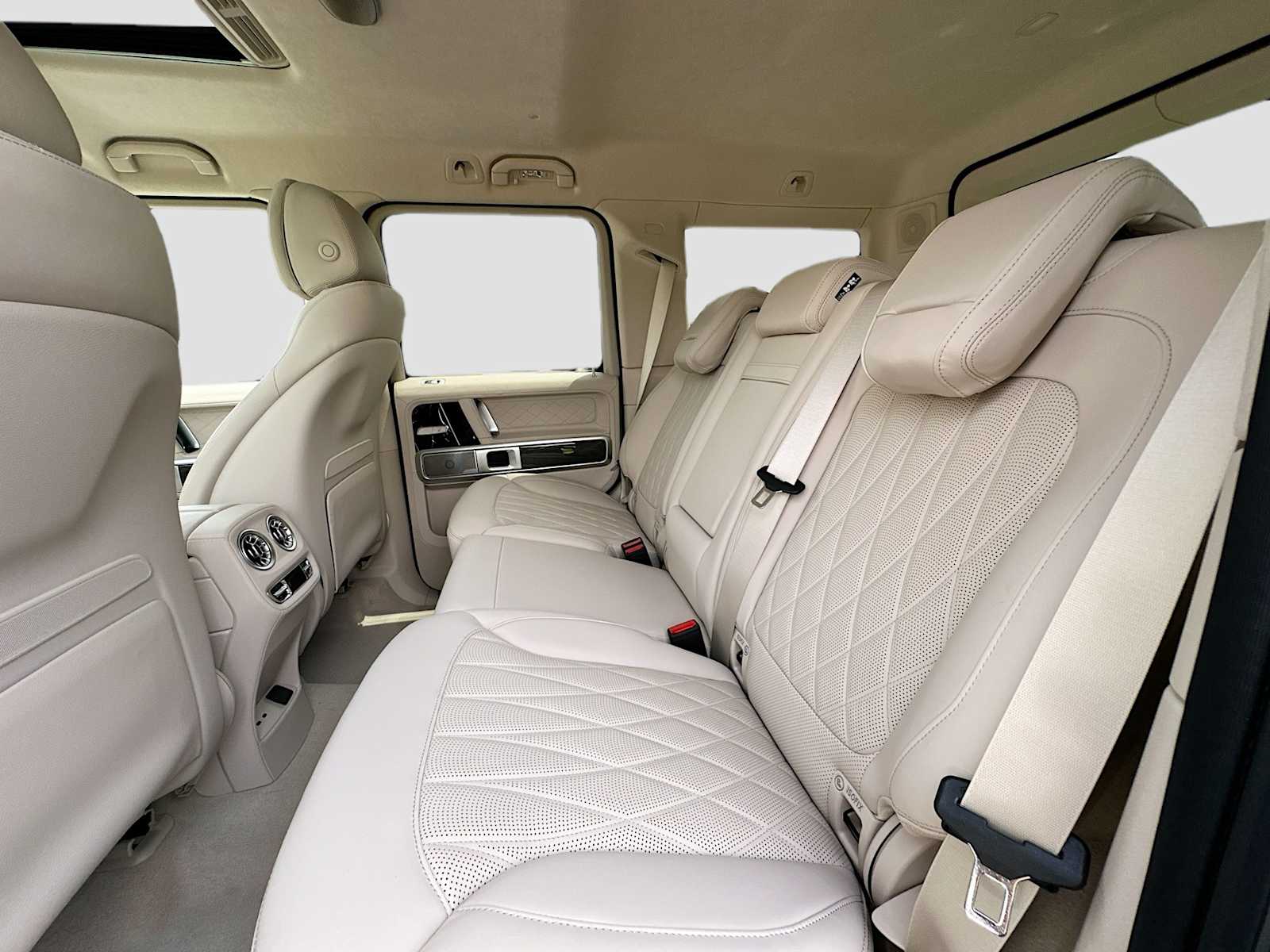 Thumbnail: 2026 Mercedes-Benz G-Class - 26