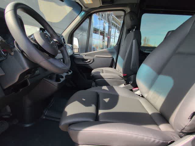 Thumbnail: 2026 Mercedes-Benz Sprinter - 15