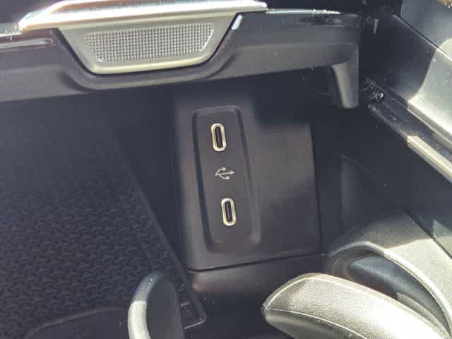 Thumbnail: 2025 Mercedes-Benz GLC - 29