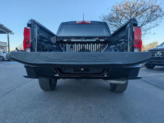 Thumbnail: 2023 Chevrolet Colorado - 31