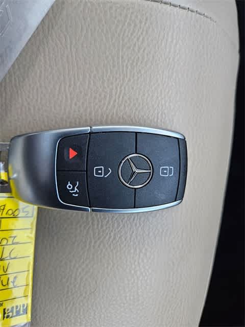 Thumbnail: 2021 Mercedes-Benz GLC - 34