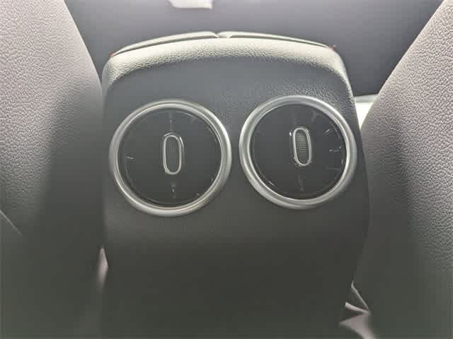 2025 Mercedes-Benz GLA 250 4