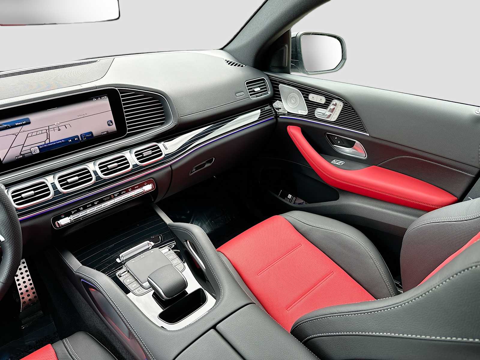 Thumbnail: 2026 Mercedes-Benz GLE - 25