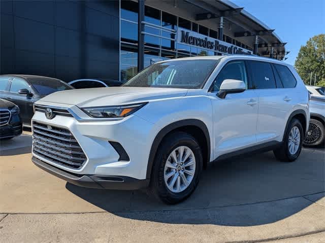2025 Toyota Highlander Hybrid XLE photo 2