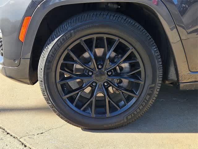 Thumbnail: 2022 Jeep Grand Cherokee - 13