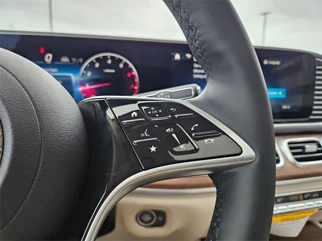 Thumbnail: 2026 Mercedes-Benz GLE - 26