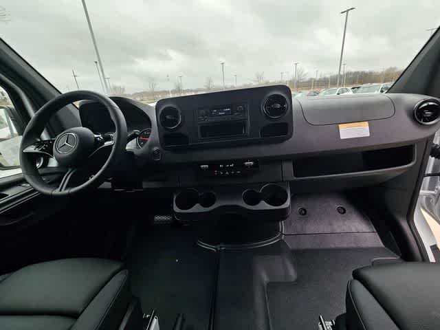 Thumbnail: 2026 Mercedes-Benz Sprinter - 18