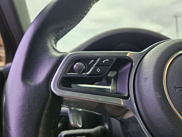 Thumbnail: 2020 Porsche Macan - 23