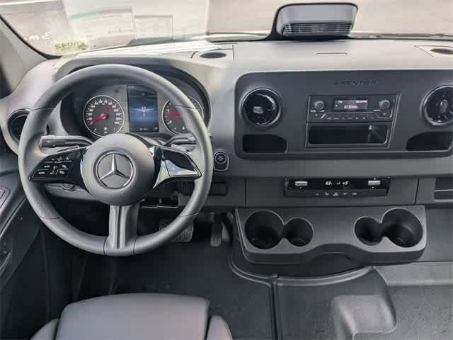 Thumbnail: 2025 Mercedes-Benz Sprinter - 23