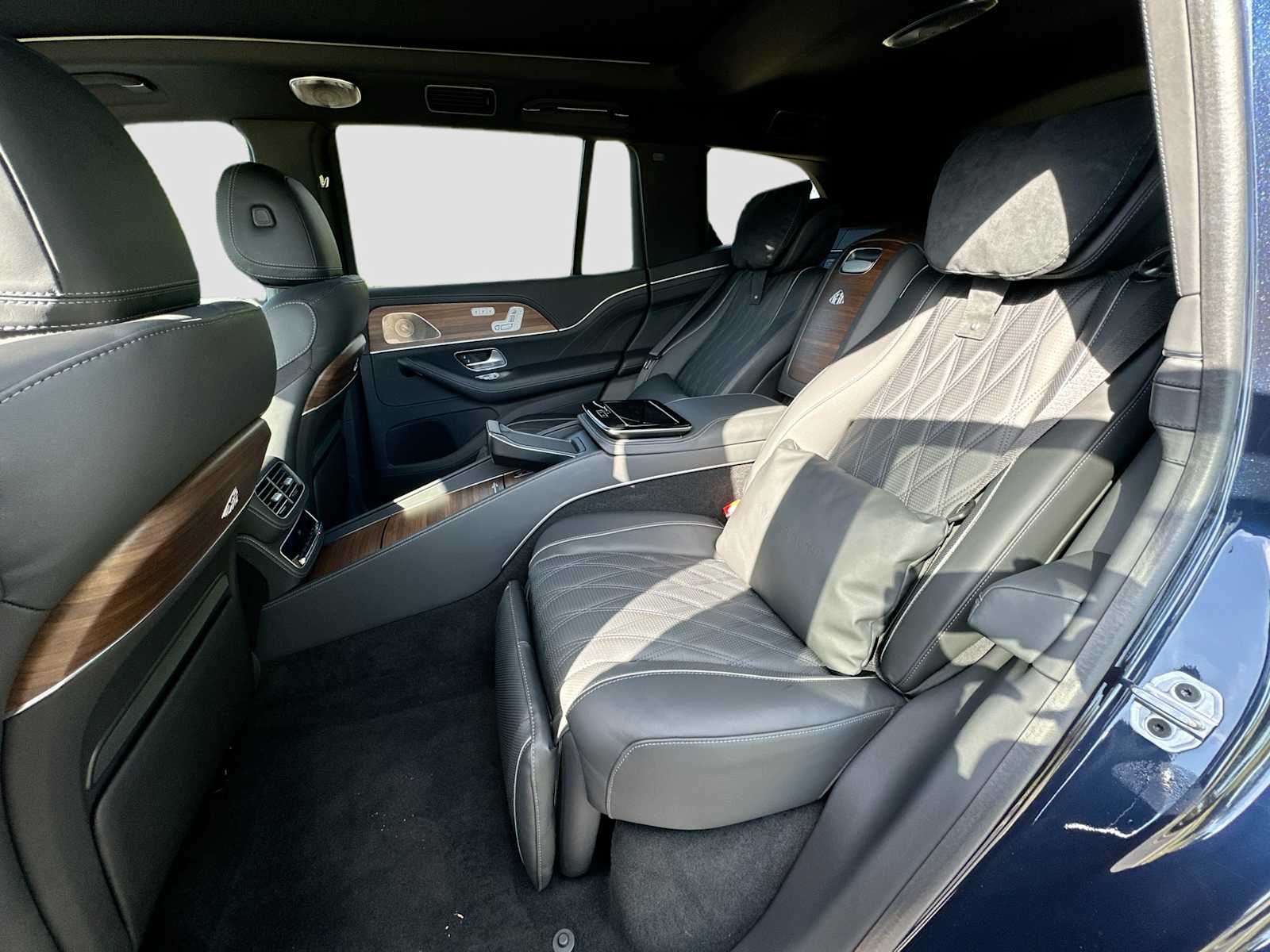 Thumbnail: 2024 Mercedes-Benz GLS - 26